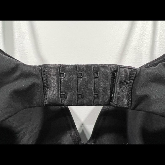 Victoria’s Secret bra size 32DDD - Picture 5 of 6